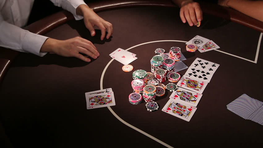ставки в онлайн казино или покер
